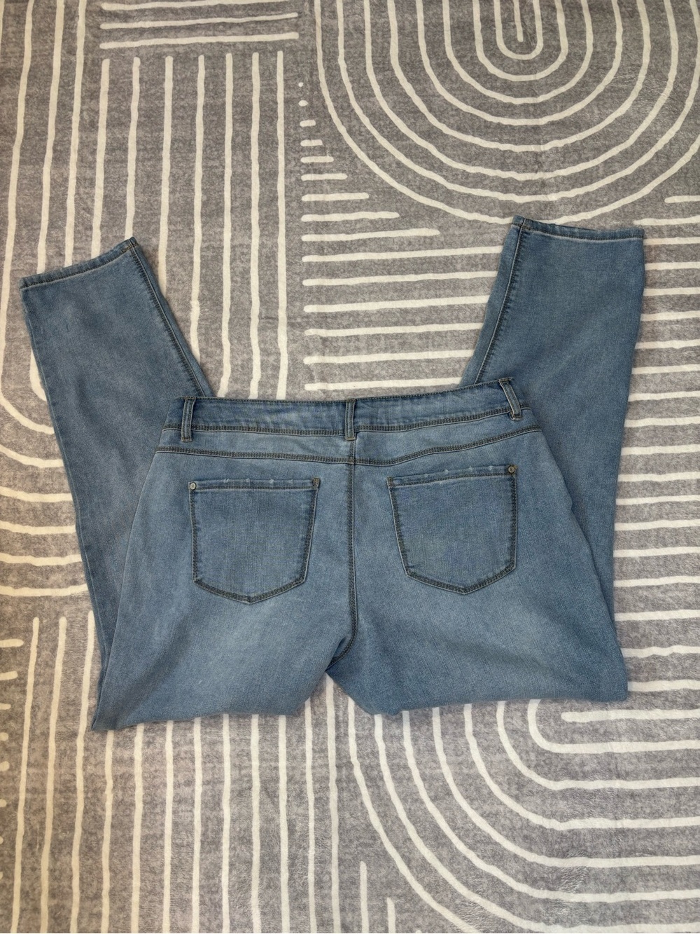 Cato Denim, C EST. 1946 Light Blue Mid-Rise Jeans, Size 12 - Picture 4 of 11